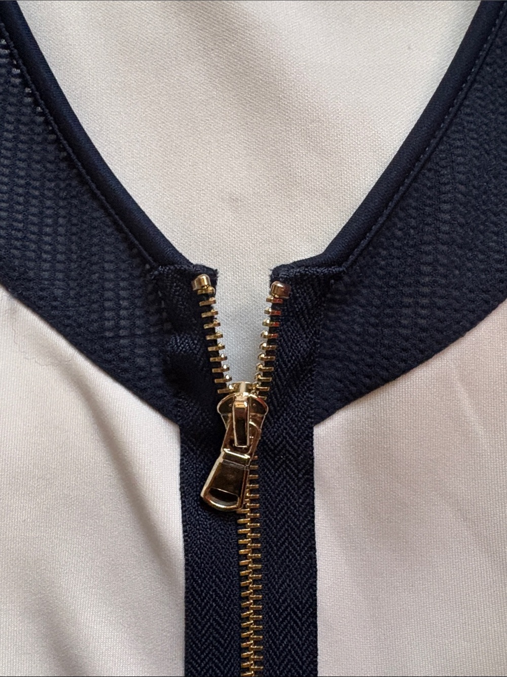 Women’s size L Suzy Sheer Too - Picture 3 of 6